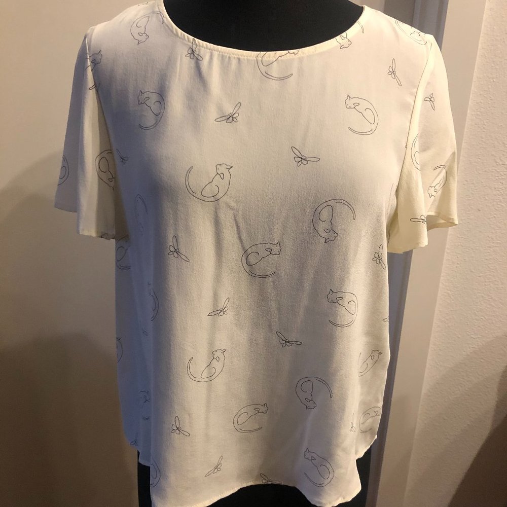 *NEVER WORN* Amour Vert Silk Blouse with Cat Print